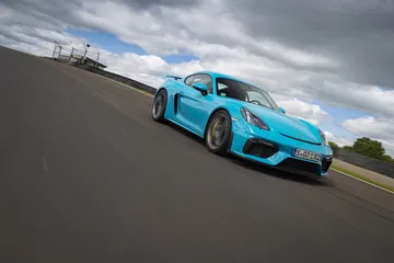 Porsche 718 Cayman Gt4 0719 084