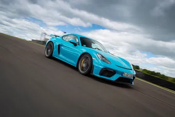 Porsche 718 Cayman Gt4 0719 085