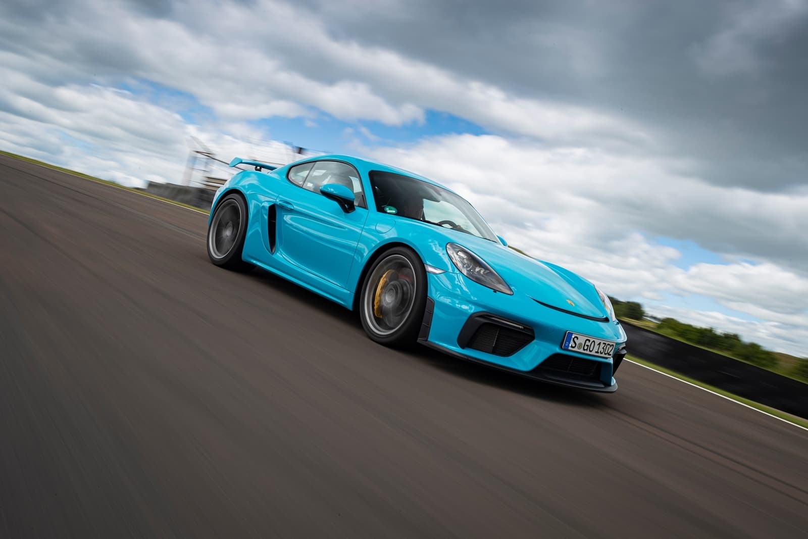 Porsche 718 Cayman Gt4 0719 085