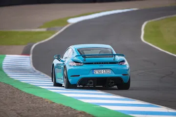 Porsche 718 Cayman Gt4 0719 086