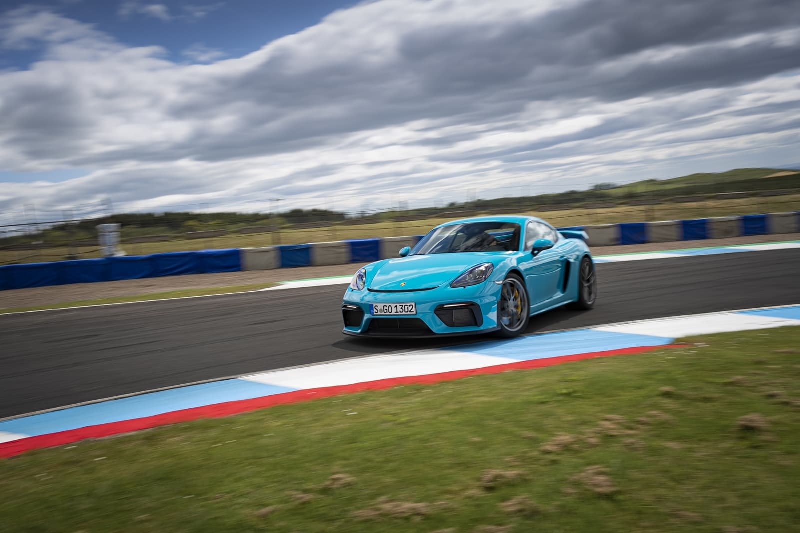 Porsche 718 Cayman Gt4 0719 088