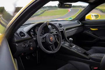 Porsche 718 Cayman Gt4 0719 092