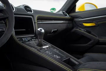 Porsche 718 Cayman Gt4 0719 095