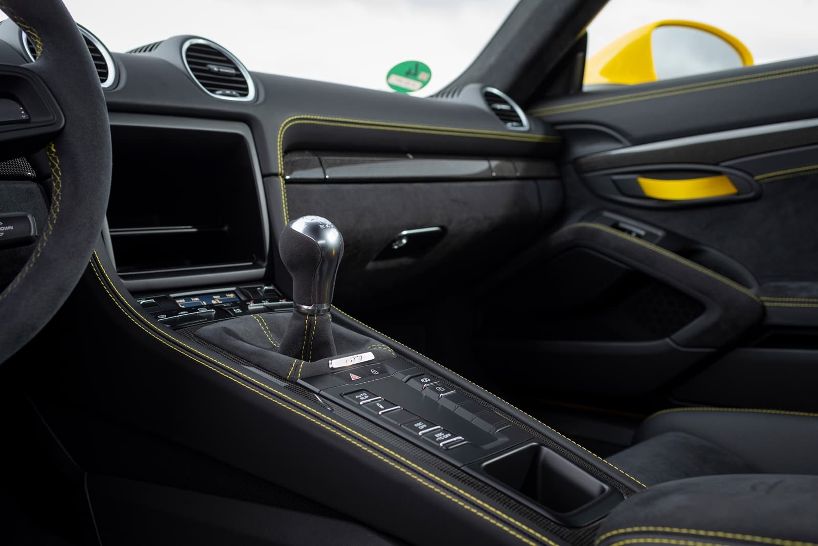 Porsche 718 Cayman Gt4 0719 095