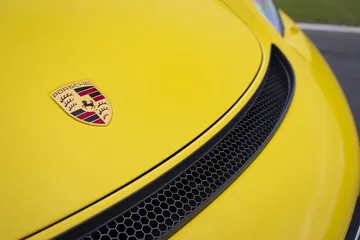Porsche 718 Cayman Gt4 0719 100