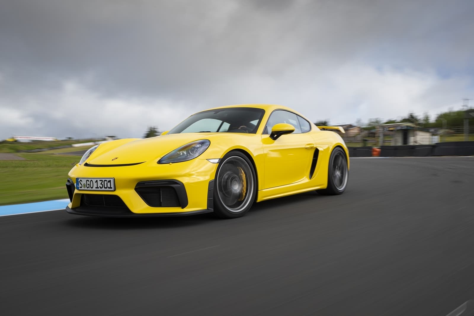Porsche 718 Cayman Gt4 0719 112