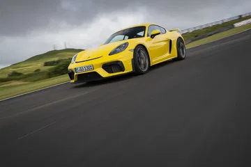 Porsche 718 Cayman Gt4 0719 113