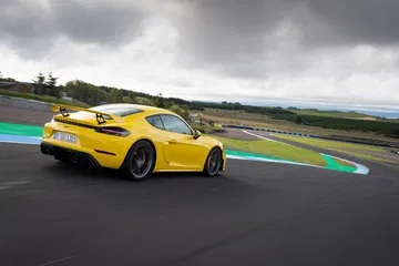 Porsche 718 Cayman Gt4 0719 122
