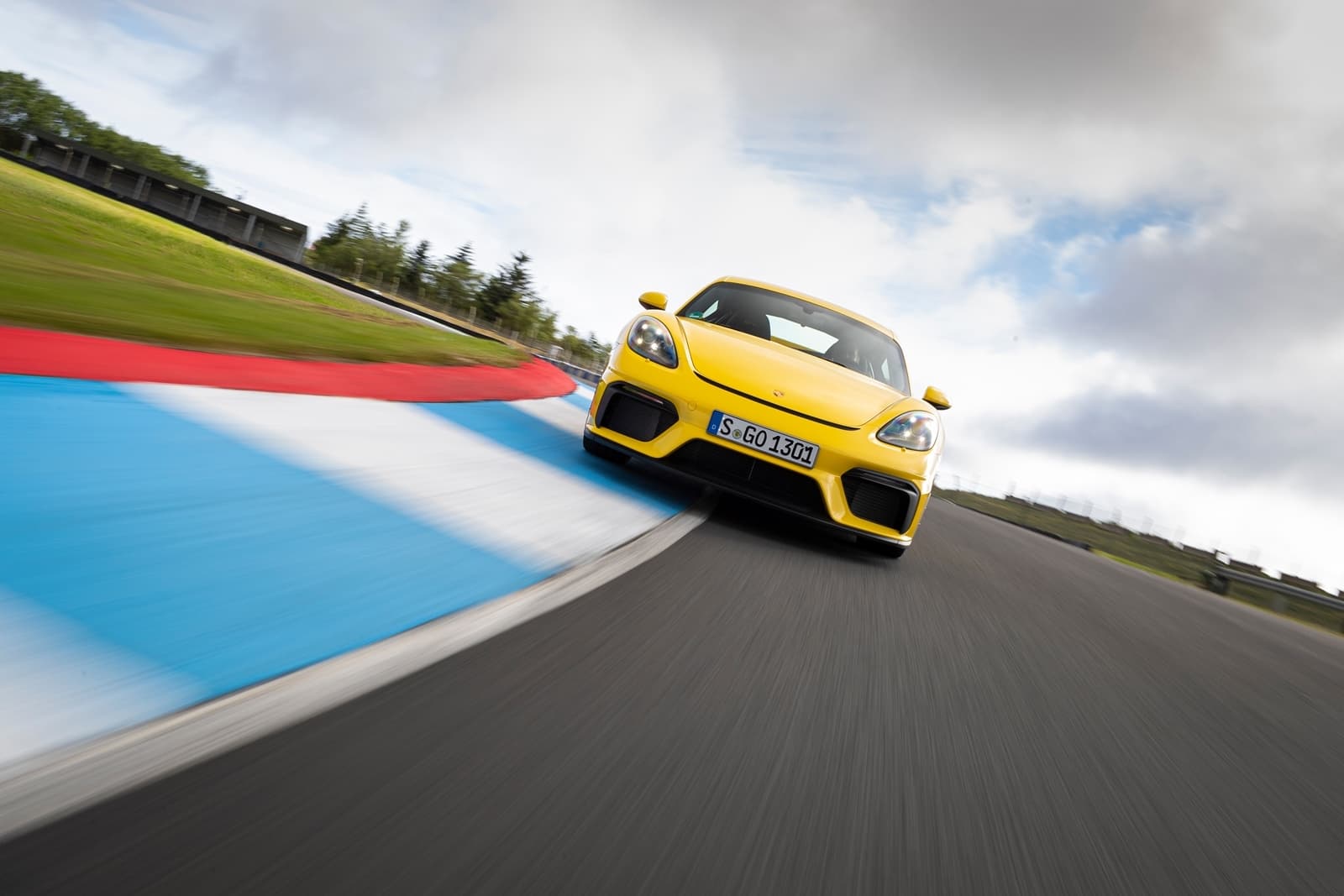 Porsche 718 Cayman Gt4 0719 124