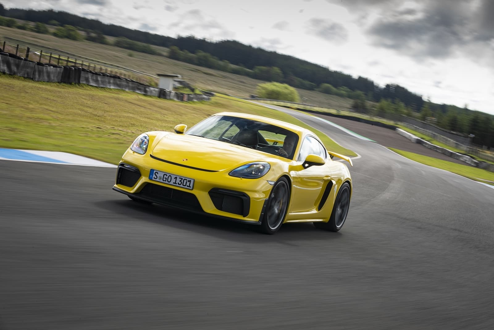 Porsche 718 Cayman Gt4 0719 127