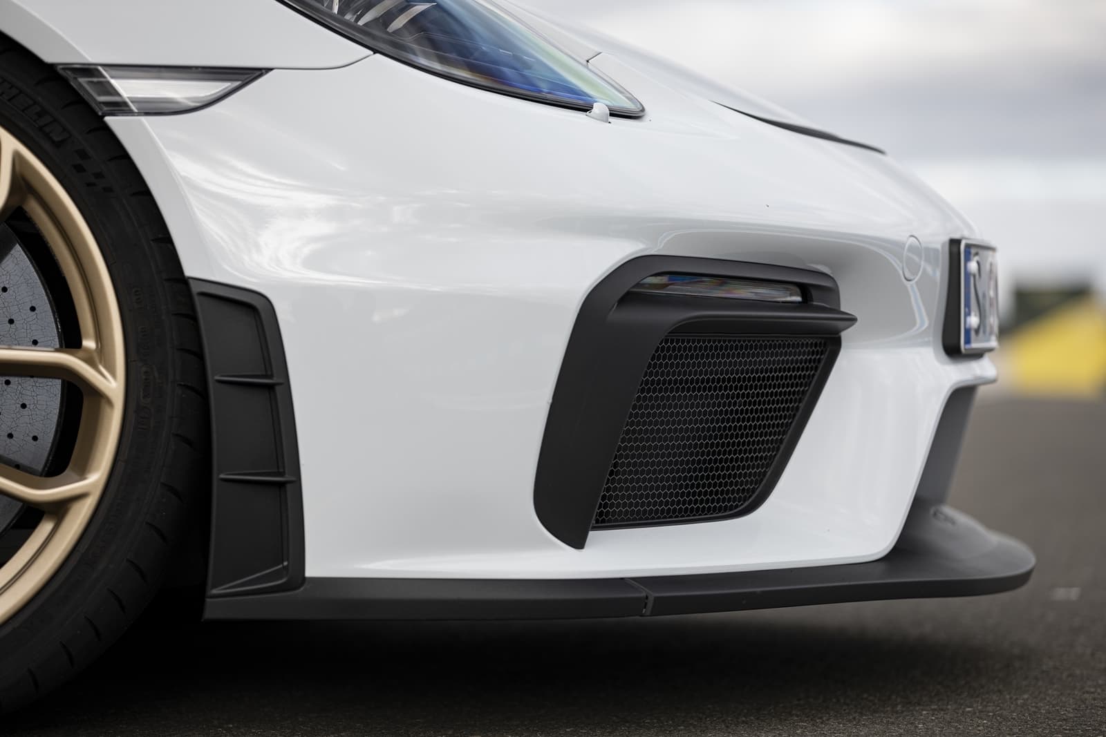 Porsche 718 Cayman Gt4 0719 139