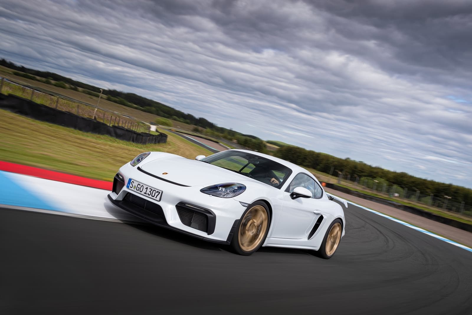 Porsche 718 Cayman Gt4 0719 147