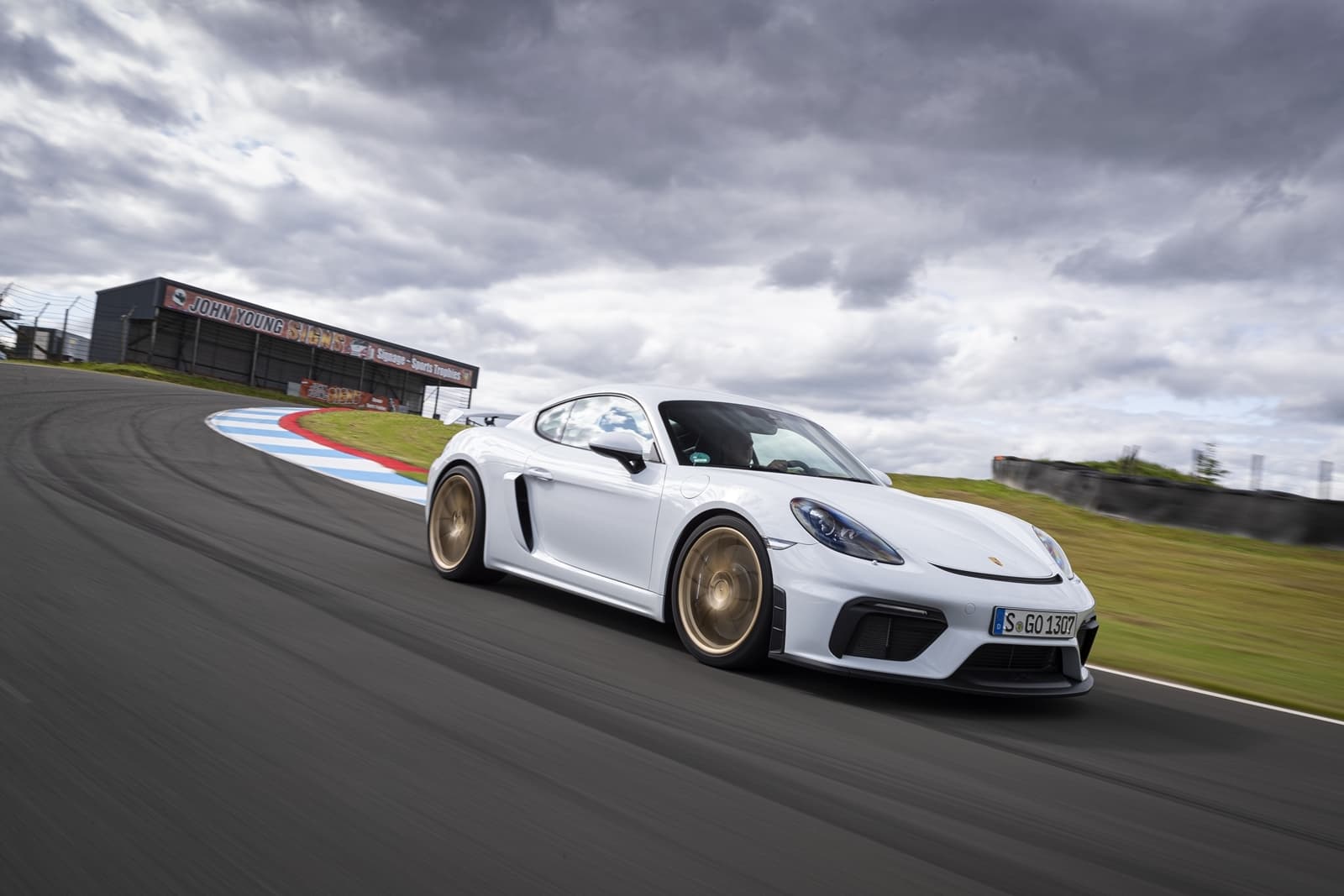 Porsche 718 Cayman Gt4 0719 148