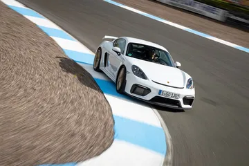 Porsche 718 Cayman Gt4 0719 150