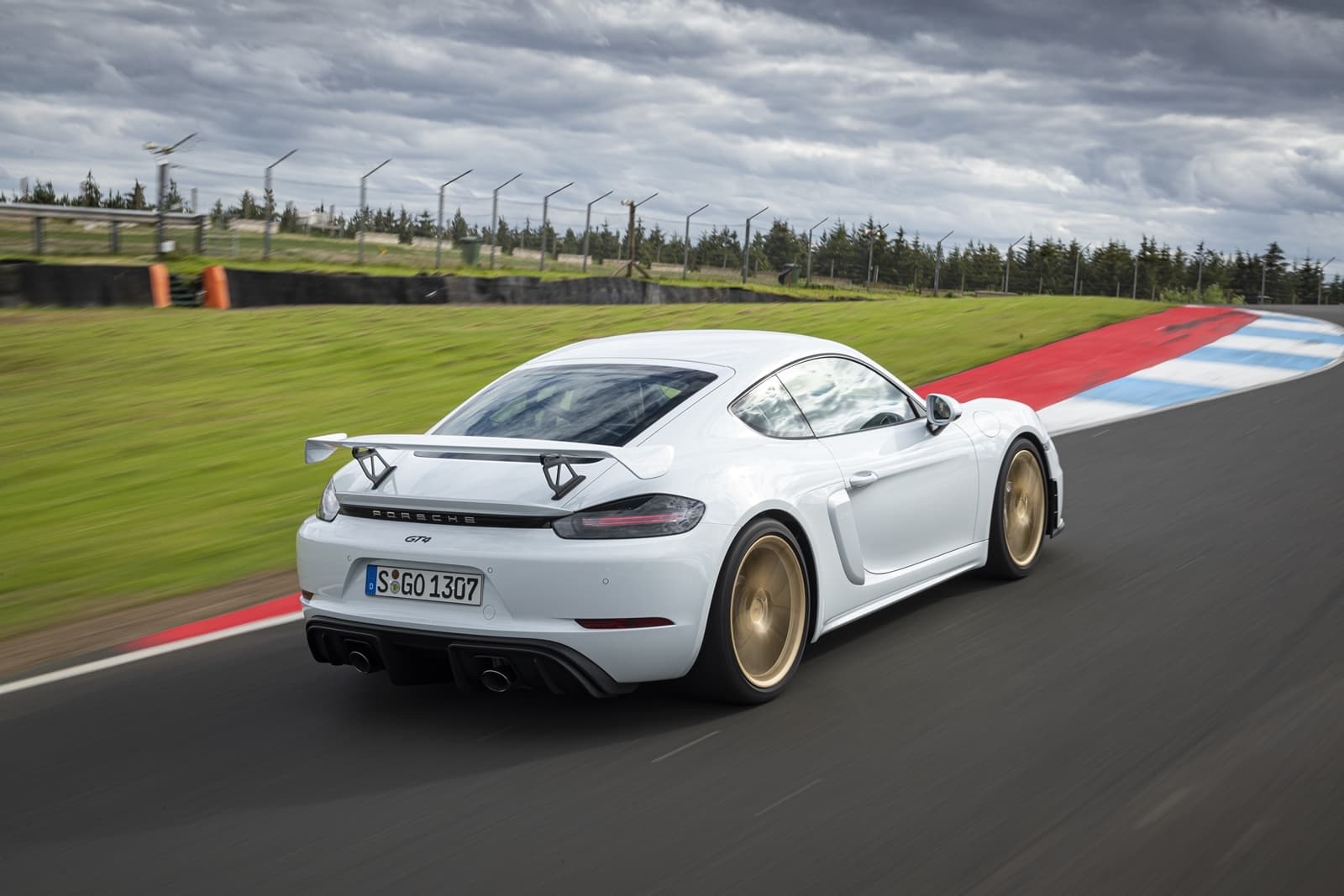 Porsche 718 Cayman Gt4 0719 153