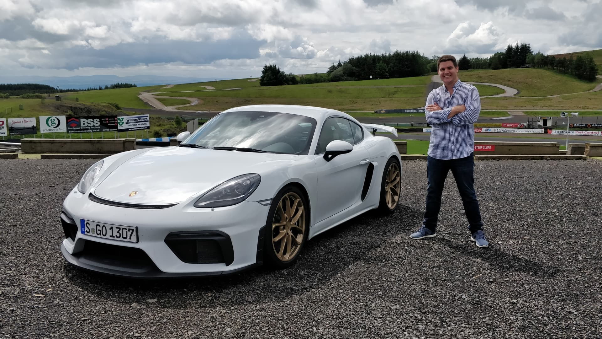 Porsche 718 Cayman Gt4 0719 Portada