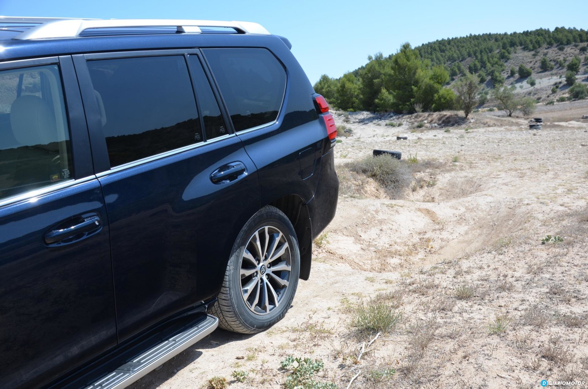 Toyota Land Cruiser Exterior 11