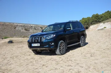 Toyota Land Cruiser Exterior 31