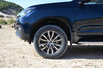Toyota Land Cruiser Exterior 36