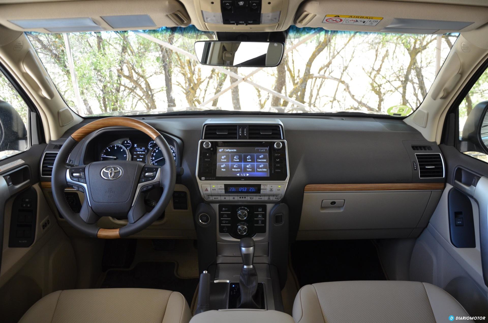 Toyota Land Cruiser Interior 01