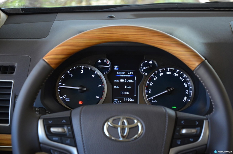 Toyota Land Cruiser Interior 02 Toyota Land Cruiser Interior 02