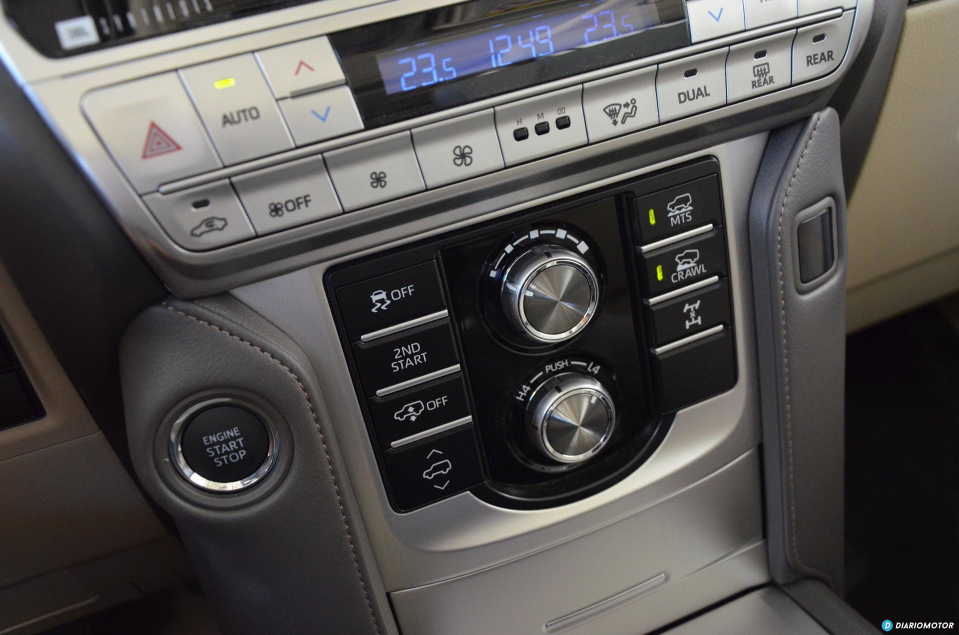 Toyota Land Cruiser Interior 05