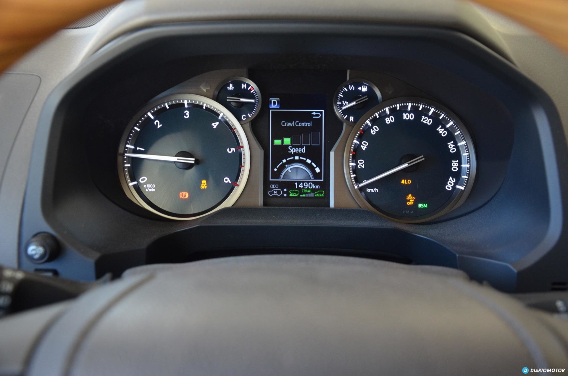 Toyota Land Cruiser Interior 08