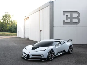 Bugatti Centodieci 8