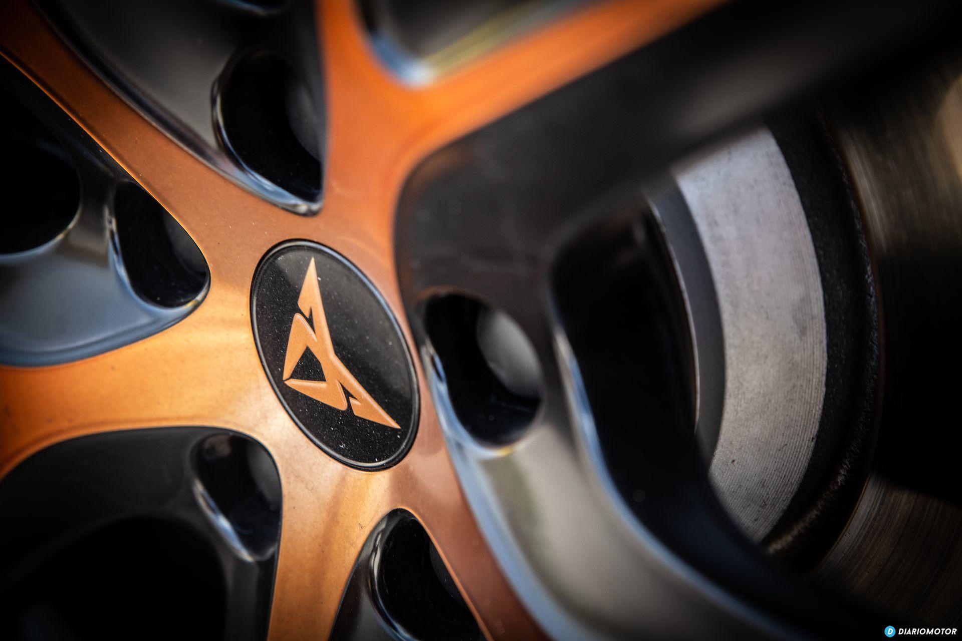Mercedes Amg A 35 Vs Cupra Ateca 24
