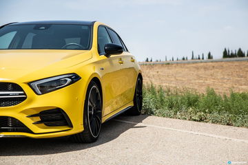 Mercedes Amg A 35 Vs Cupra Ateca 5 