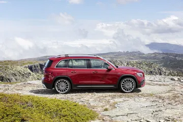 Konkurrenzlos In Seiner Klasse: Der Neue Glb 35 4matic Kombiniert Mit Einer Hohen Variabilität, Viel Platz Und Mit Hohem Fahrspaß Unrivalled In Its Class: The New Glb 35 4matic Combines Great Variability And Plenty Of Space With Sheer Driving Pleasure