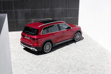 Konkurrenzlos In Seiner Klasse: Der Neue Glb 35 4matic Kombiniert Mit Einer Hohen Variabilität, Viel Platz Und Mit Hohem Fahrspaß Unrivalled In Its Class: The New Glb 35 4matic Combines Great Variability And Plenty Of Space With Sheer Driving Pleasure