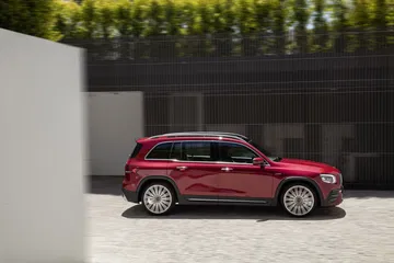 Konkurrenzlos In Seiner Klasse: Der Neue Glb 35 4matic Kombiniert Mit Einer Hohen Variabilität, Viel Platz Und Mit Hohem Fahrspaß Unrivalled In Its Class: The New Glb 35 4matic Combines Great Variability And Plenty Of Space With Sheer Driving Pleasure