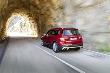 Konkurrenzlos In Seiner Klasse: Der Neue Glb 35 4matic Kombiniert Mit Einer Hohen Variabilität, Viel Platz Und Mit Hohem Fahrspaß Unrivalled In Its Class: The New Glb 35 4matic Combines Great Variability And Plenty Of Space With Sheer Driving Pleasure