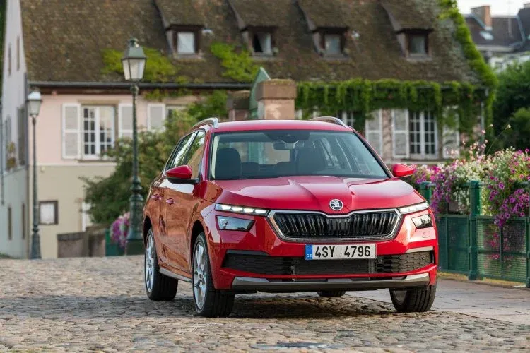 Skoda Kamiq 2020 Rojo Exterior 23