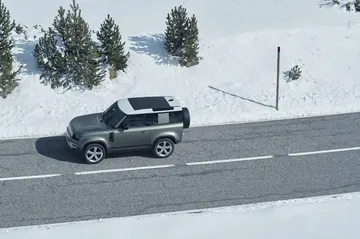 Land Rover Defender 2020 100