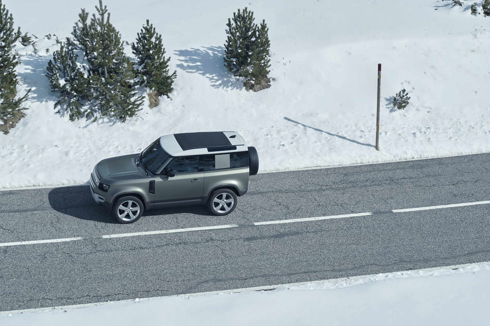 Land Rover Defender 2020 100