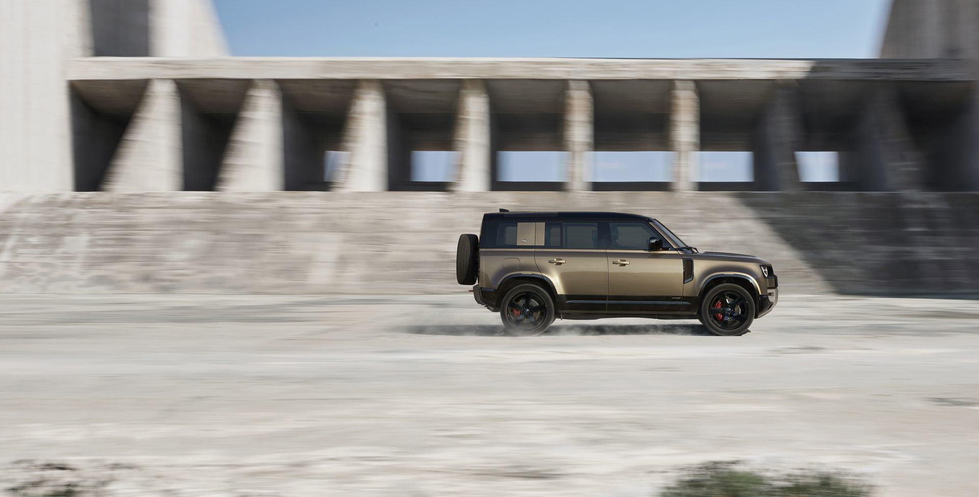 Land Rover Defender 2020 108