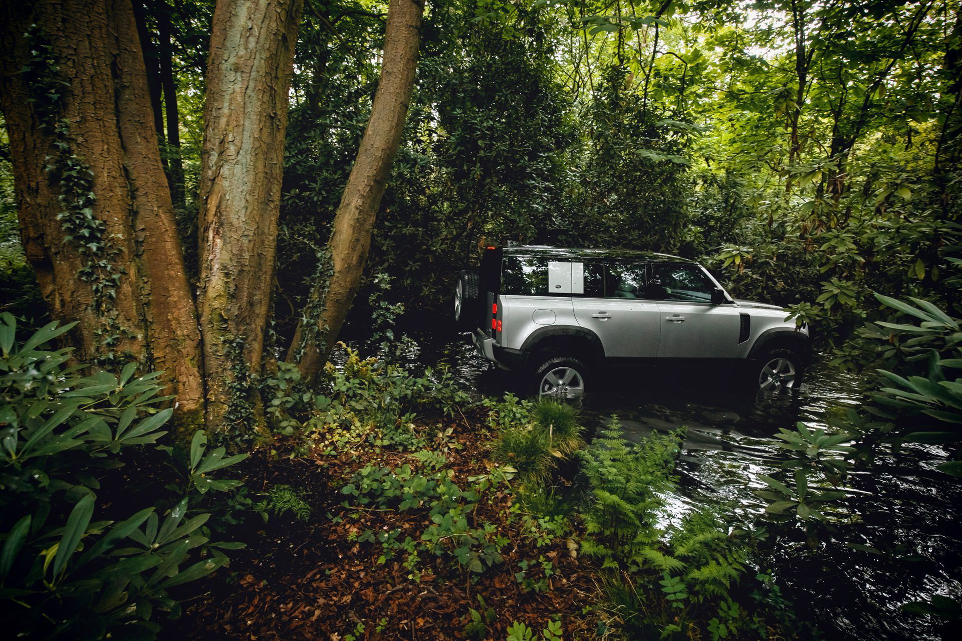 Land Rover Defender 2020 13