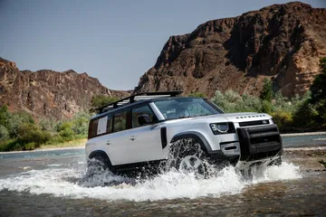 Land Rover Defender 2020 143