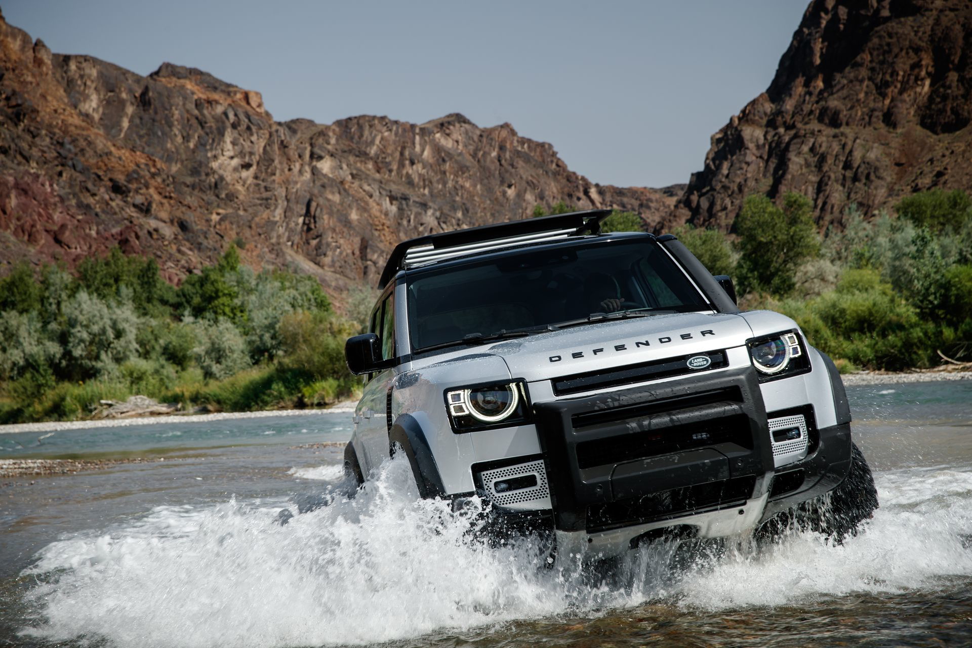 Land Rover Defender 2020 144