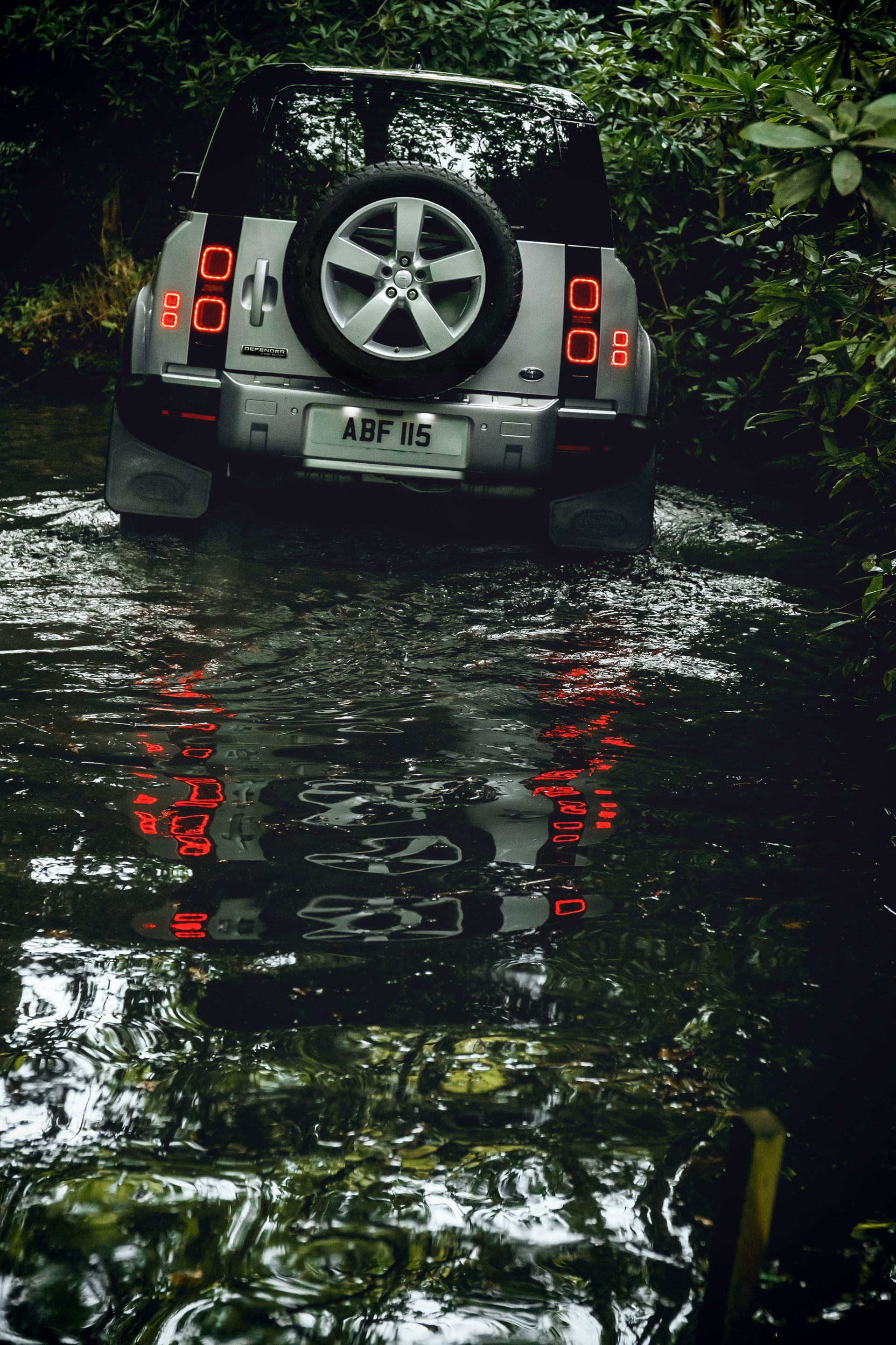 Land Rover Defender 2020 15