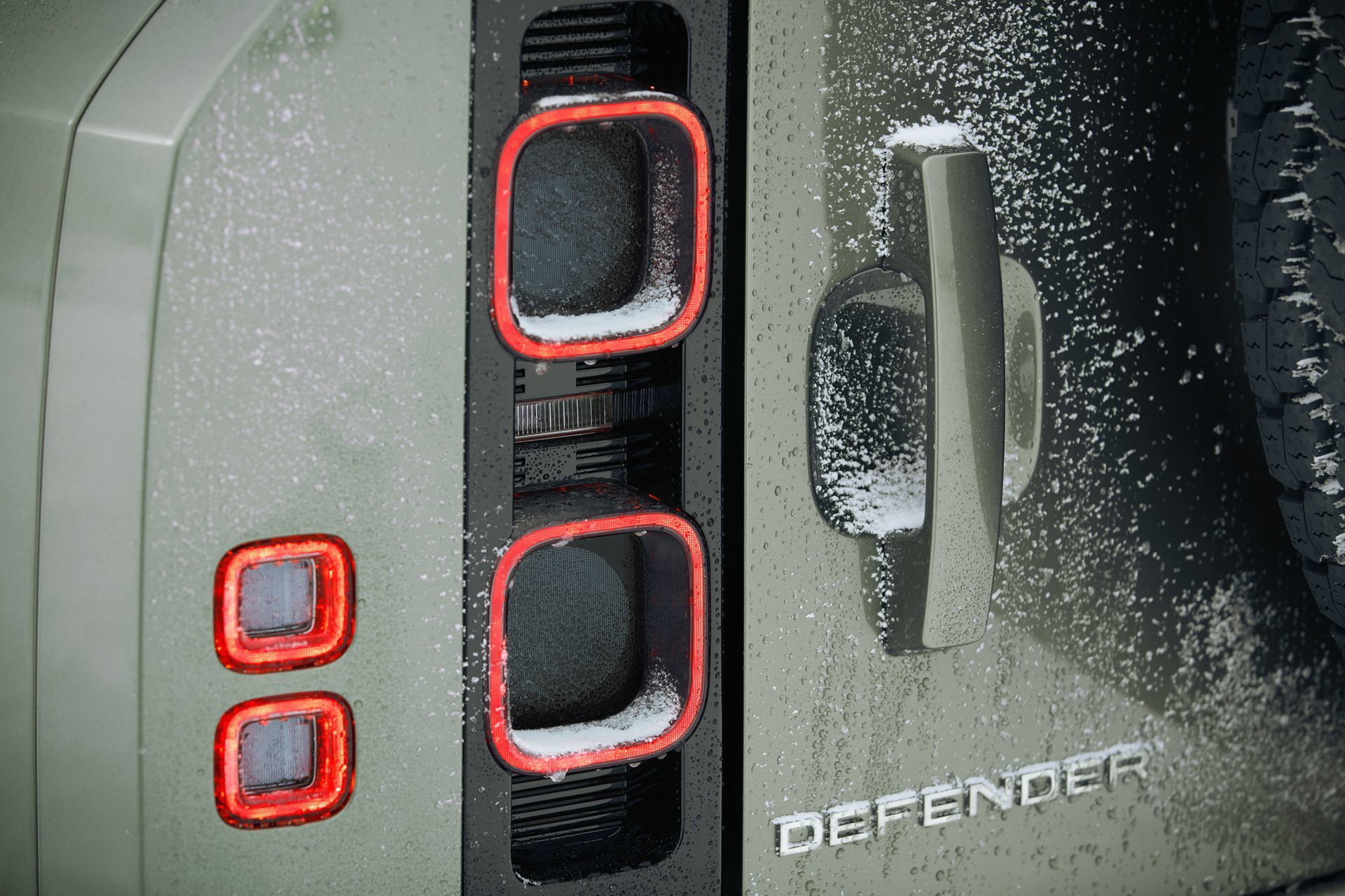 Land Rover Defender 2020 187