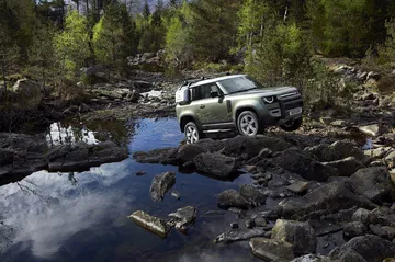 Land Rover Defender 2020 24