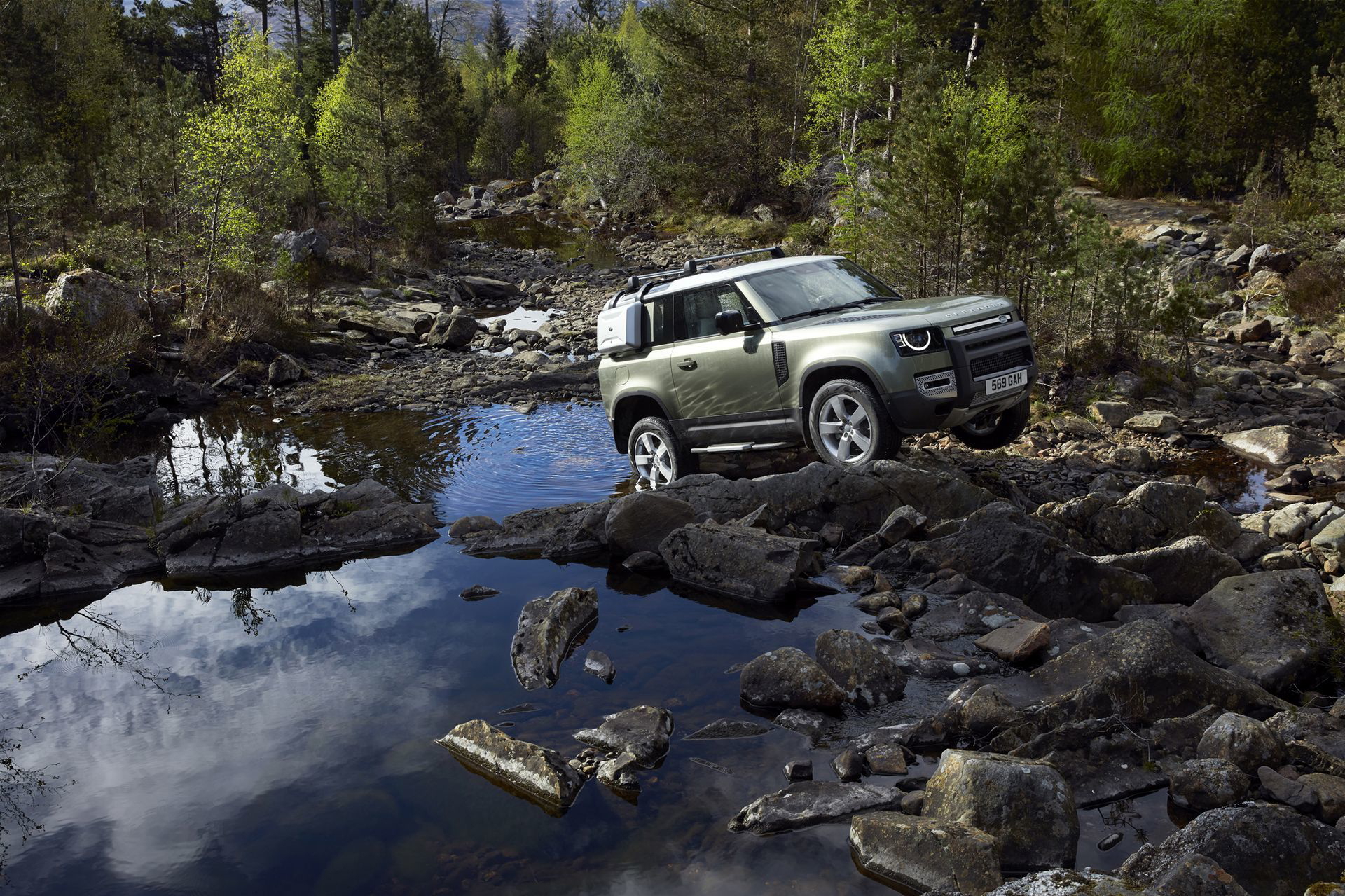Land Rover Defender 2020 24