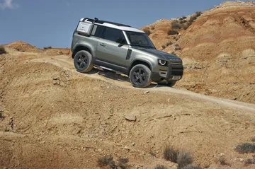 Land Rover Defender 2020 32
