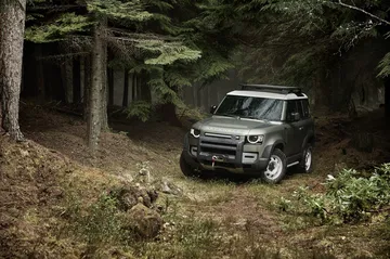Land Rover Defender 2020 33