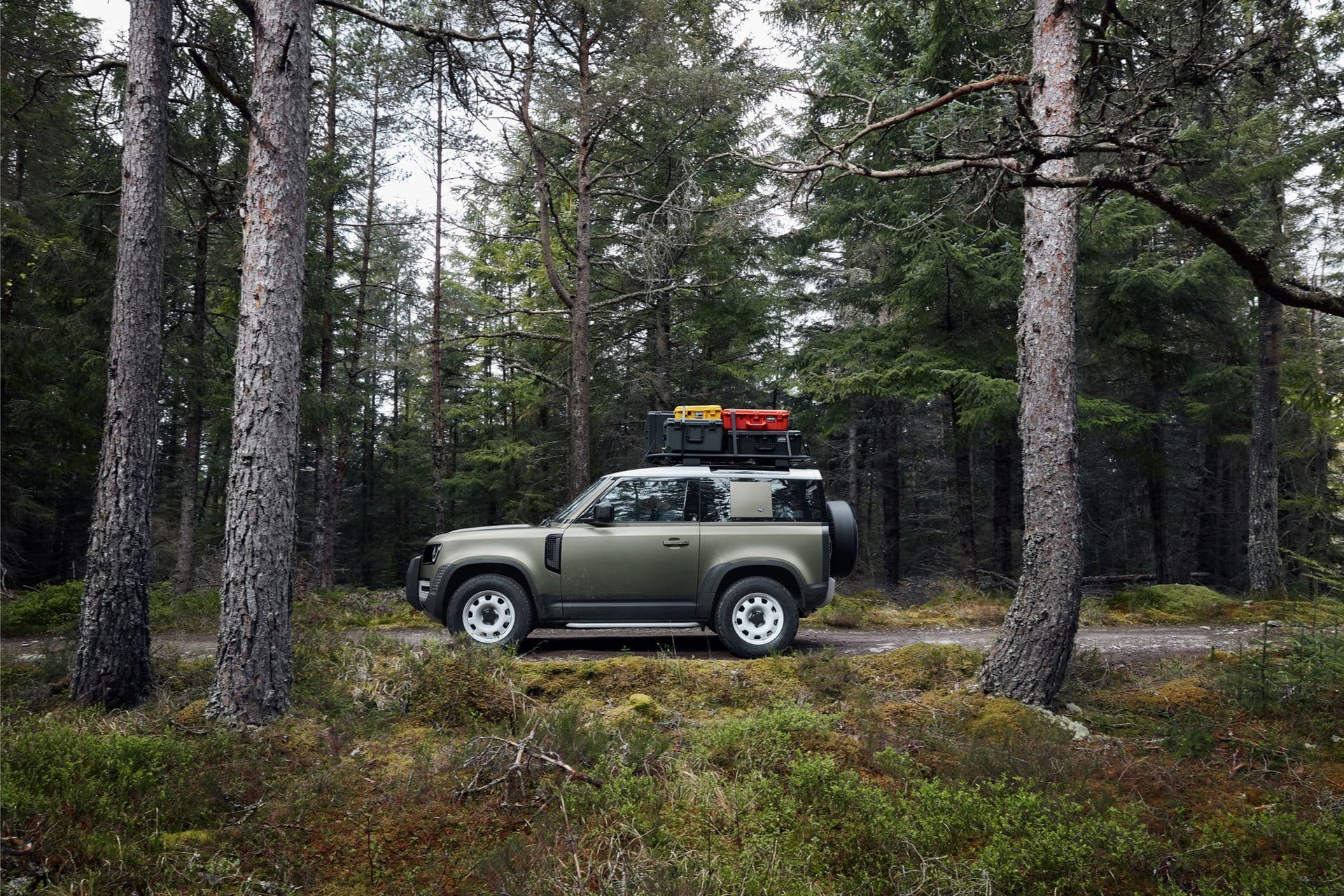 Land Rover Defender 2020 36