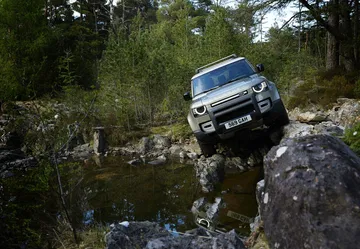 Land Rover Defender 2020 41