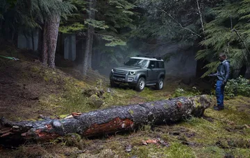 Land Rover Defender 2020 43